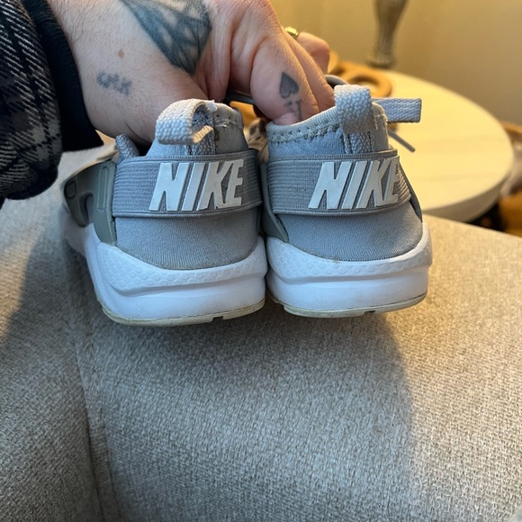 Nike Air Huarache Ultra Junior - Wolf Grey - Kids Boys 11 - Picture 6 of 9